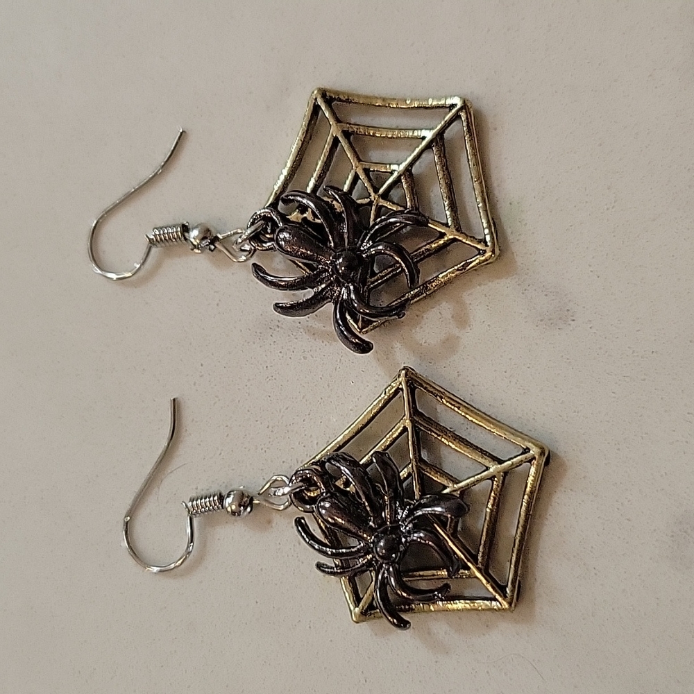Spider earrings